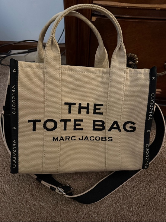 Marc Jacobs Handbags - Marc Jacobs Canvas 'The Tote Bag' in Natural and Black
